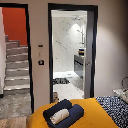 Giteduruisseau73, Maison Entiere Exposee Sud, En Lisiere De Foret 80m2 , 2 2 Salles De Bain Avec Terrasse Et Garage Holiday home Bourg-Saint-Maurice